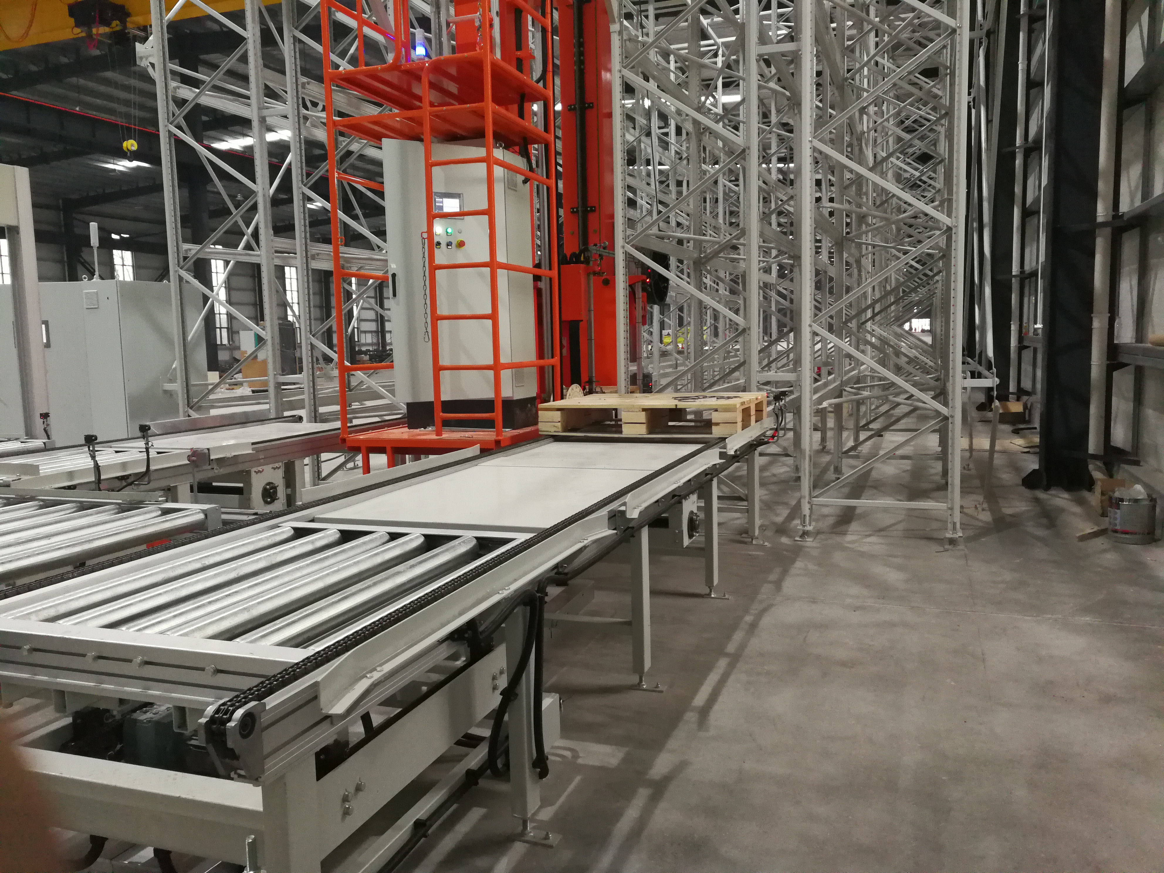 智能仓库作业模式：如何精准适配不同行业需求？