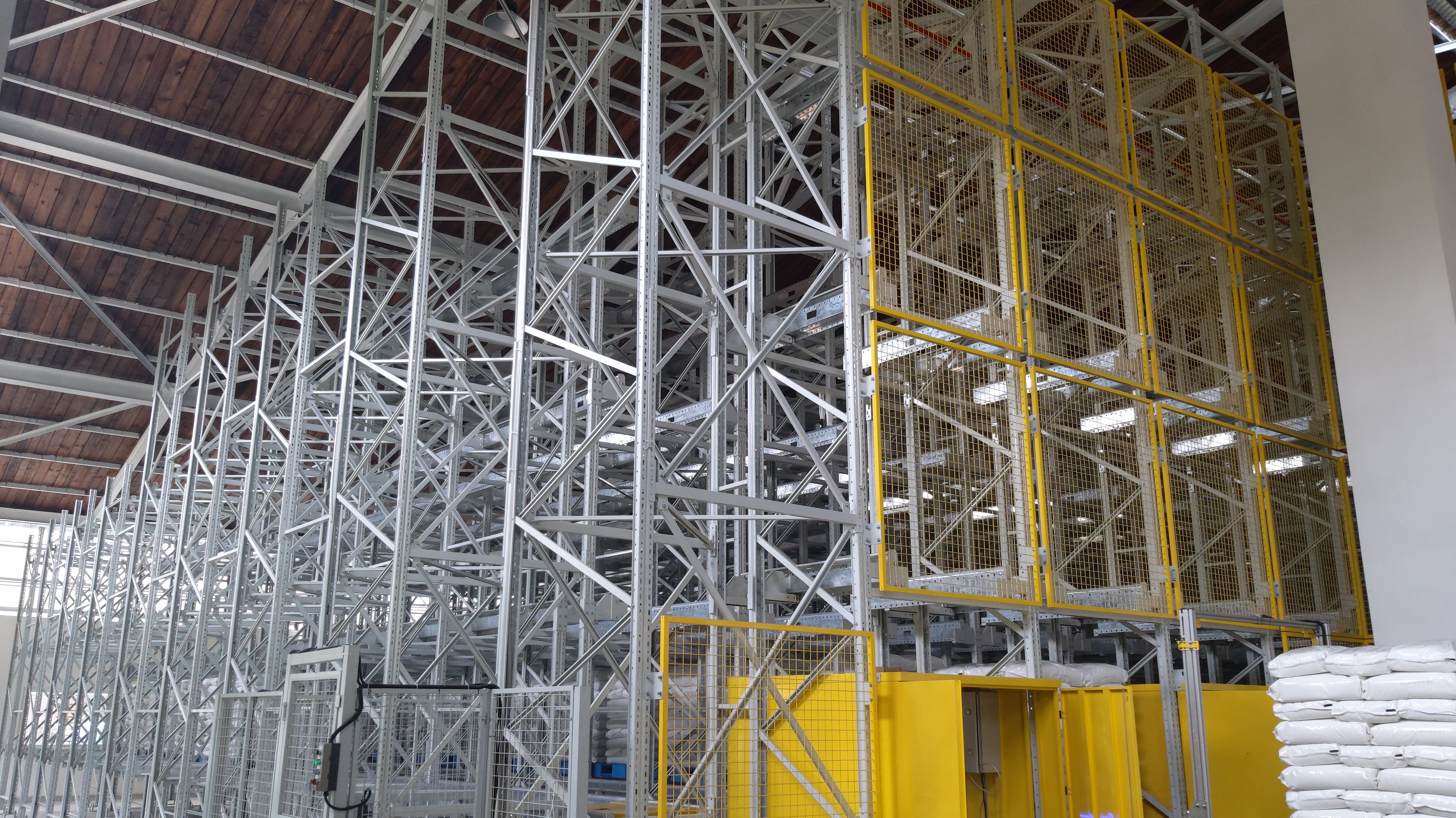 智能仓库如何实现智能化管理？